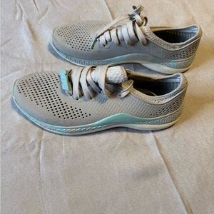 Gray croc literide 360 pacer Sneakers with Aqua Accents